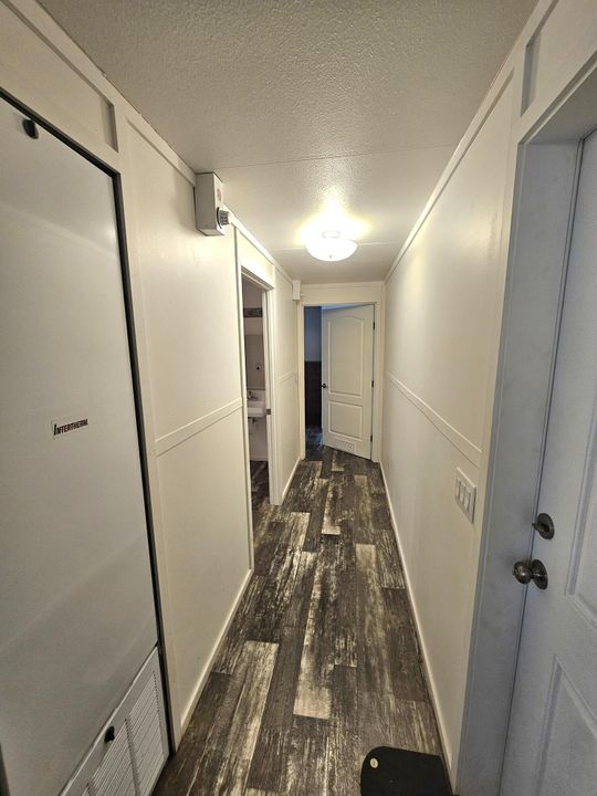 На продажу: $165,000 (2 спален, 1 ванн, 975 Квадратных фут)