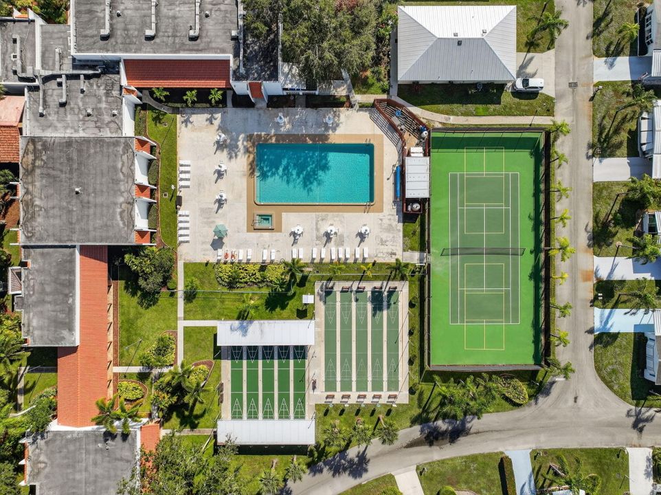 待售: $186,000 (2 贝兹, 2 浴室, 1319 平方英尺)