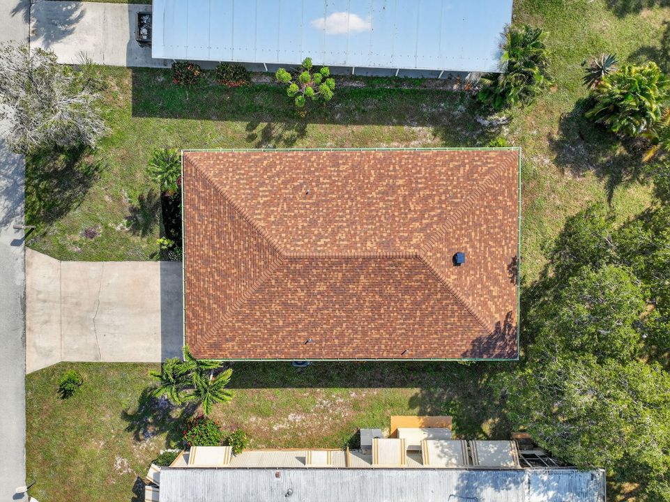 待售: $186,000 (2 贝兹, 2 浴室, 1319 平方英尺)