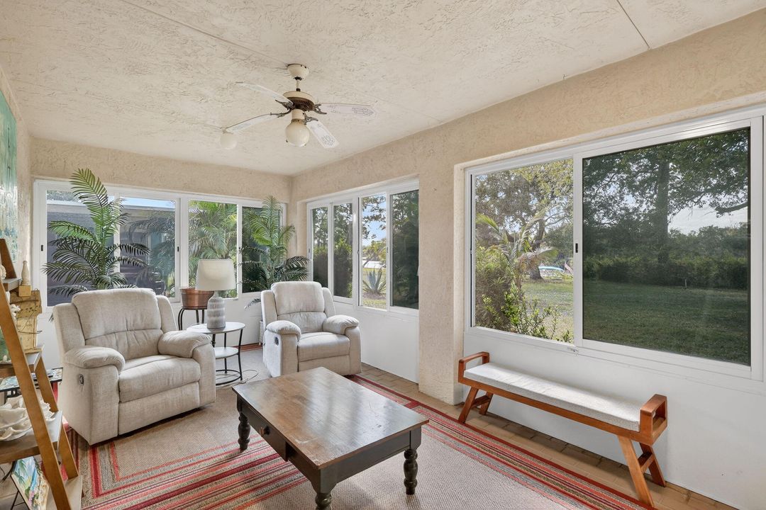 待售: $186,000 (2 贝兹, 2 浴室, 1319 平方英尺)