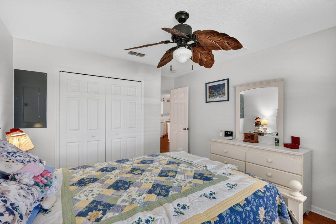 待售: $186,000 (2 贝兹, 2 浴室, 1319 平方英尺)