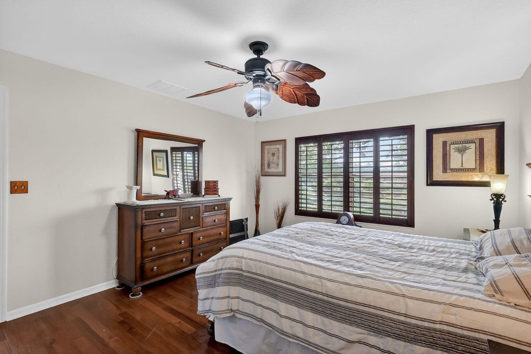 待售: $186,000 (2 贝兹, 2 浴室, 1319 平方英尺)