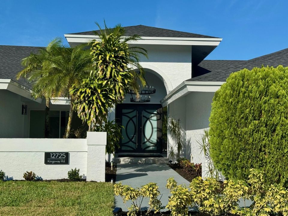 For Sale: $1,199,000 (5 beds, 2 baths, 2902 Square Feet)