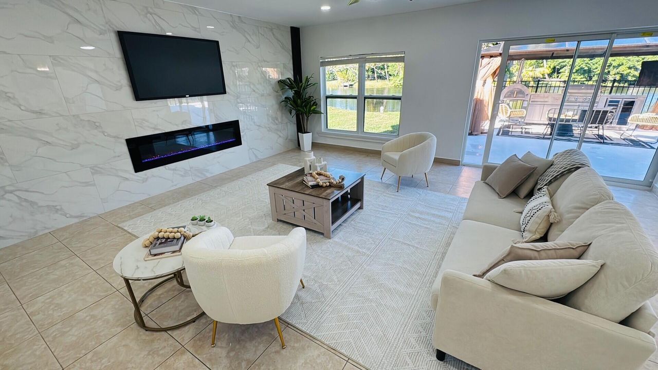 For Sale: $1,199,000 (5 beds, 2 baths, 2902 Square Feet)