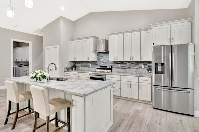 For Rent: $6,200 (4 beds, 3 baths, 2573 Square Feet)