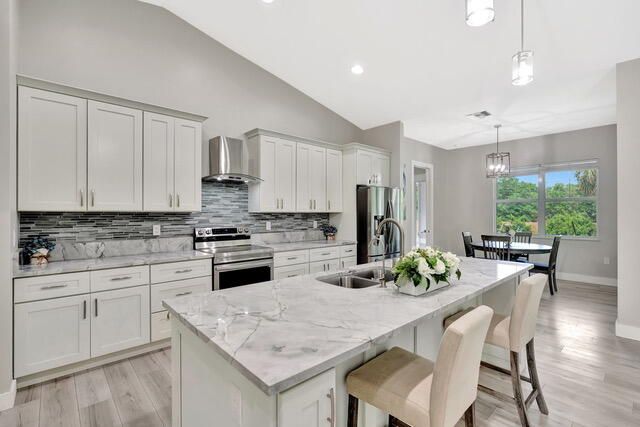 For Rent: $6,200 (4 beds, 3 baths, 2573 Square Feet)