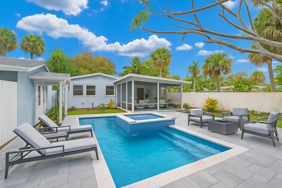 For Sale: $1,000,000 (2 beds, 1 baths, 1404 Square Feet)