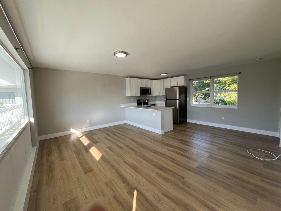 For Rent: $2,095 (1 beds, 1 baths, 580 Square Feet)