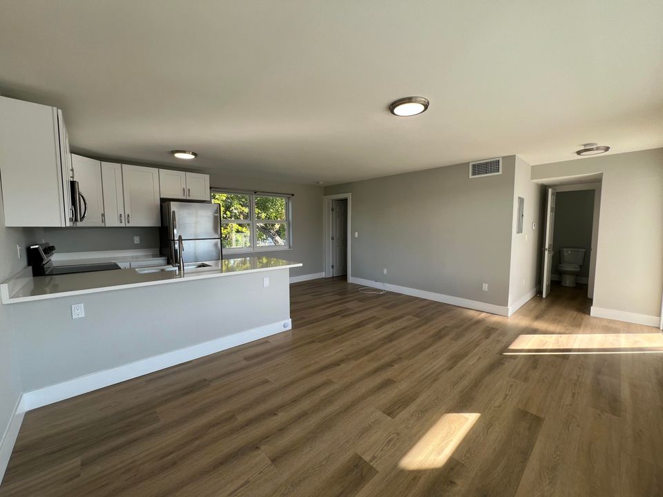 For Rent: $2,095 (1 beds, 1 baths, 580 Square Feet)