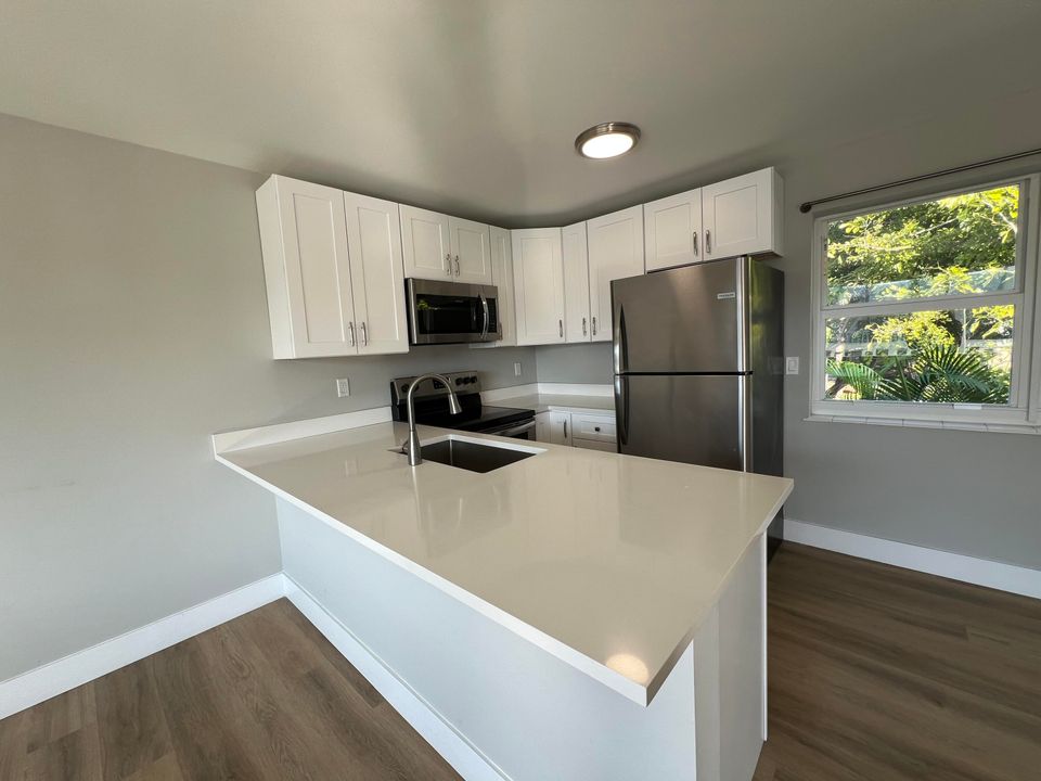 For Rent: $2,095 (1 beds, 1 baths, 580 Square Feet)