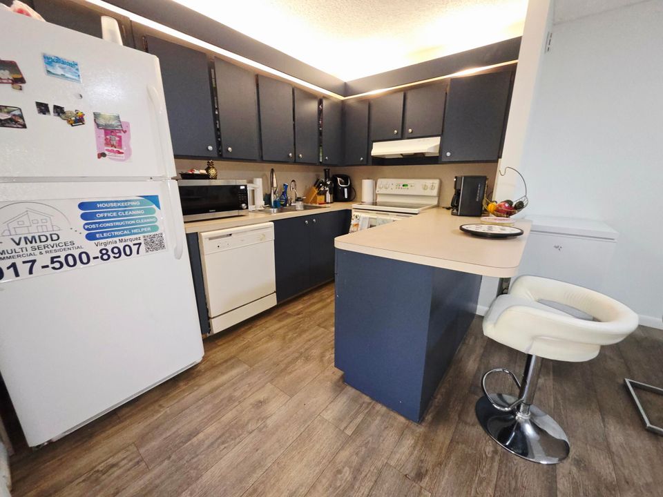 待售: $259,990 (2 贝兹, 2 浴室, 1260 平方英尺)