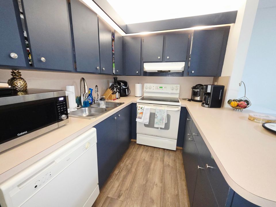 待售: $259,990 (2 贝兹, 2 浴室, 1260 平方英尺)