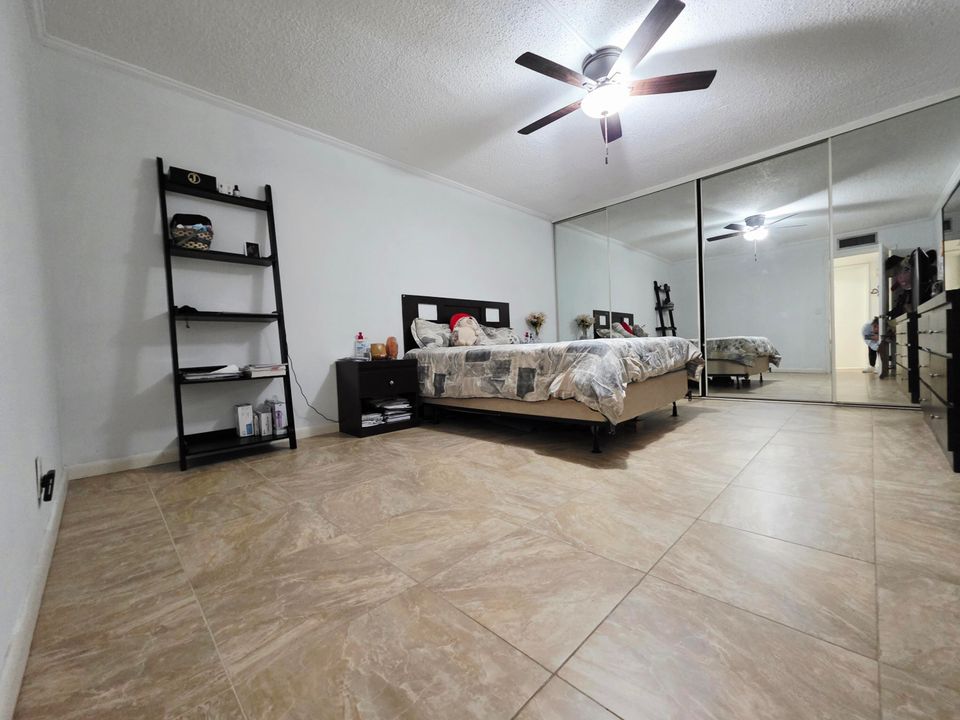 待售: $259,990 (2 贝兹, 2 浴室, 1260 平方英尺)