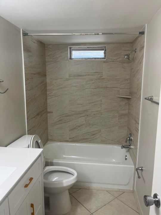 出租: $1,700 (2 贝兹, 2 浴室, 982 平方英尺)