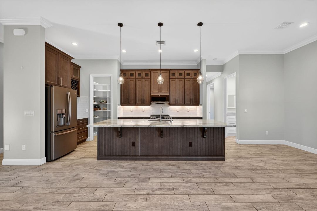 En Venta: $799,990 (3 camas, 3 baños, 2493 Pies cuadrados)