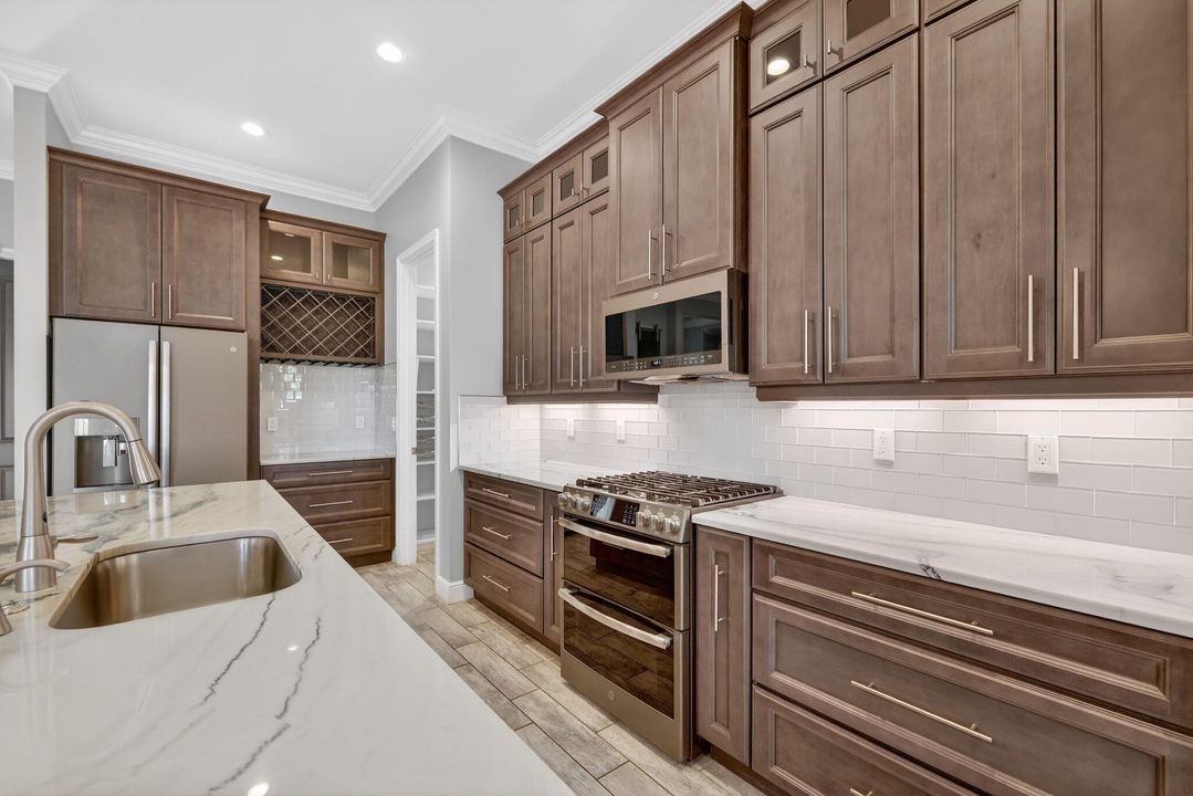 En Venta: $799,990 (3 camas, 3 baños, 2493 Pies cuadrados)