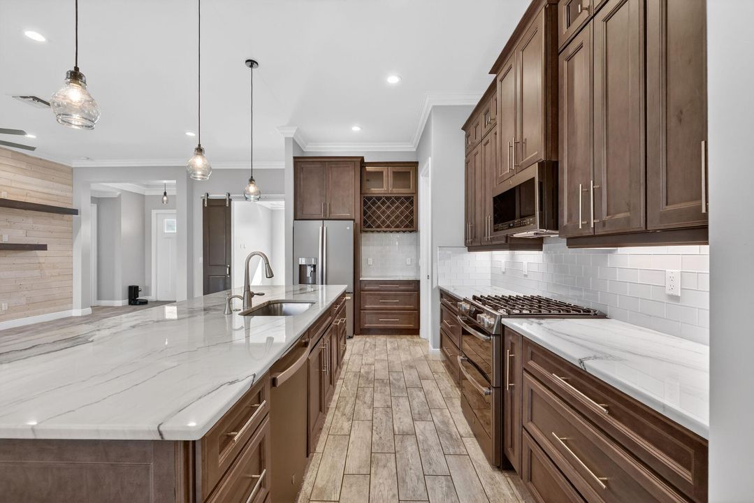 En Venta: $799,990 (3 camas, 3 baños, 2493 Pies cuadrados)