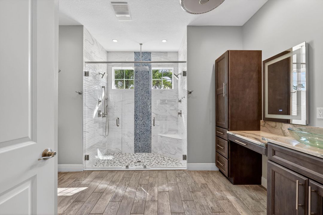 En Venta: $799,990 (3 camas, 3 baños, 2493 Pies cuadrados)