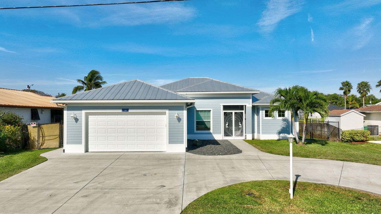 En Venta: $799,990 (3 camas, 3 baños, 2493 Pies cuadrados)