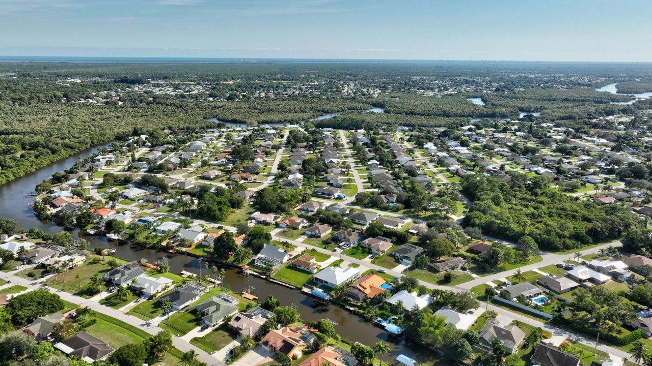 En Venta: $799,990 (3 camas, 3 baños, 2493 Pies cuadrados)