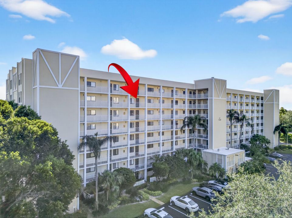 На продажу: $279,999 (2 спален, 2 ванн, 1230 Квадратных фут)