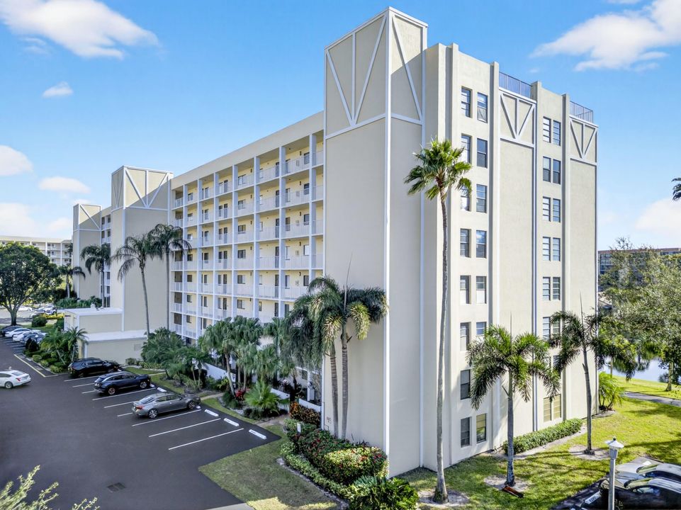 На продажу: $279,999 (2 спален, 2 ванн, 1230 Квадратных фут)