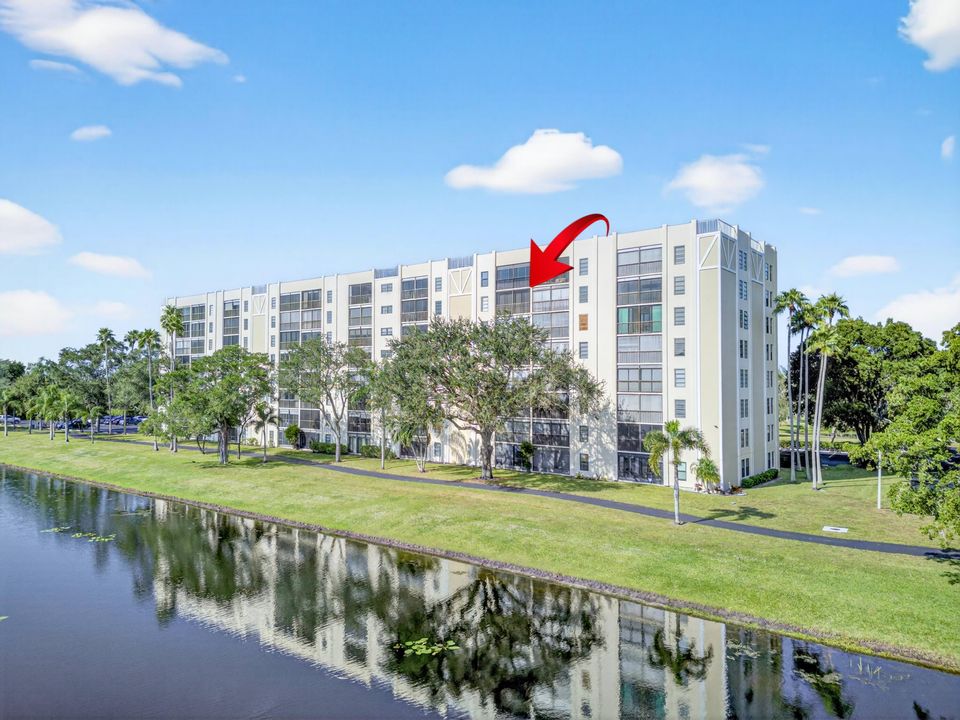 На продажу: $279,999 (2 спален, 2 ванн, 1230 Квадратных фут)