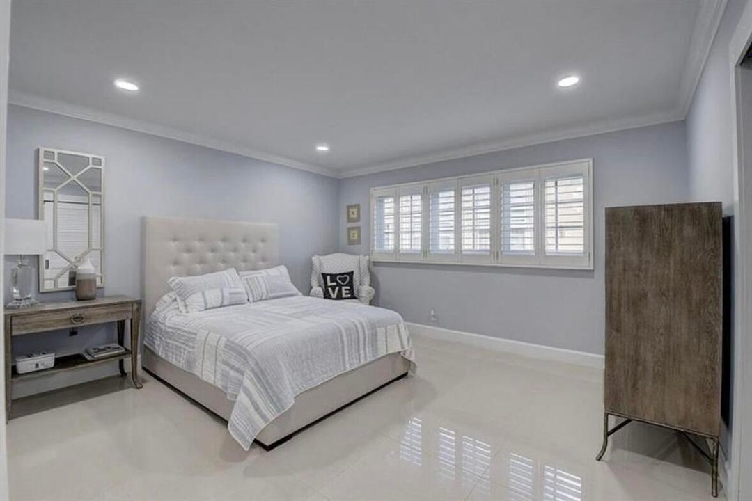 For Rent: $6,500 (2 beds, 2 baths, 1559 Square Feet)