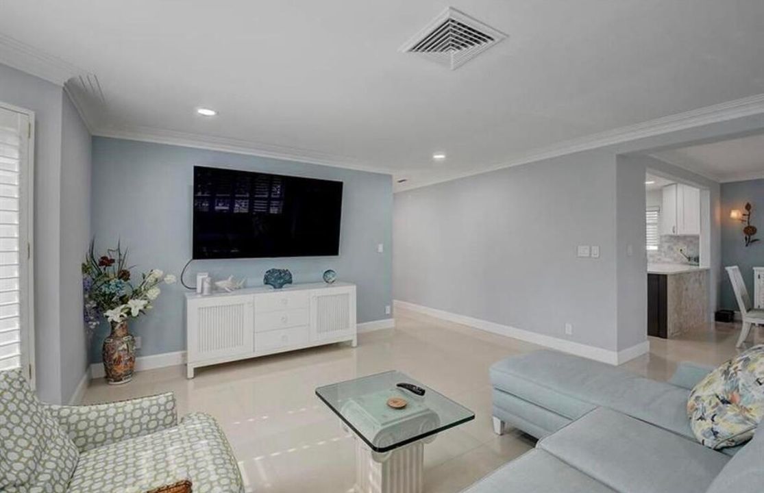 For Rent: $6,500 (2 beds, 2 baths, 1559 Square Feet)