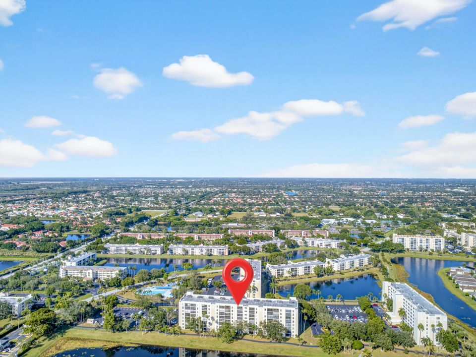 На продажу: $279,999 (2 спален, 2 ванн, 1230 Квадратных фут)