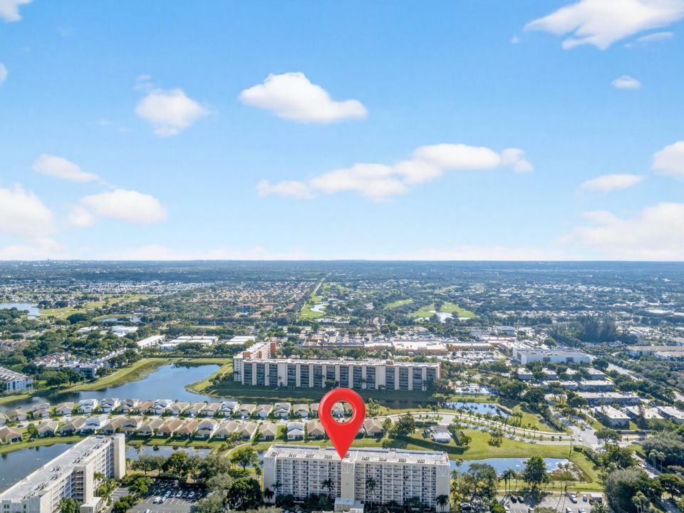 На продажу: $279,999 (2 спален, 2 ванн, 1230 Квадратных фут)