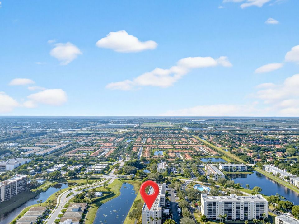 На продажу: $279,999 (2 спален, 2 ванн, 1230 Квадратных фут)