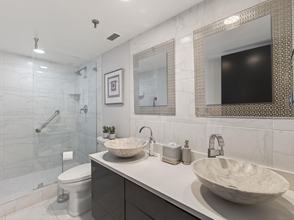 На продажу: $279,999 (2 спален, 2 ванн, 1230 Квадратных фут)