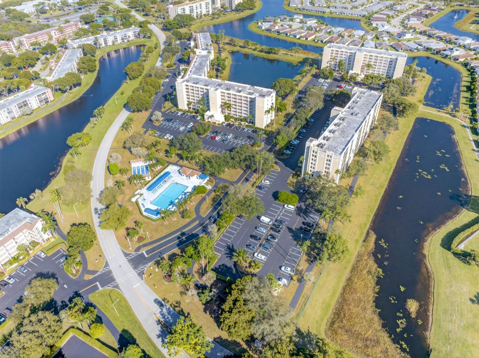 На продажу: $279,999 (2 спален, 2 ванн, 1230 Квадратных фут)