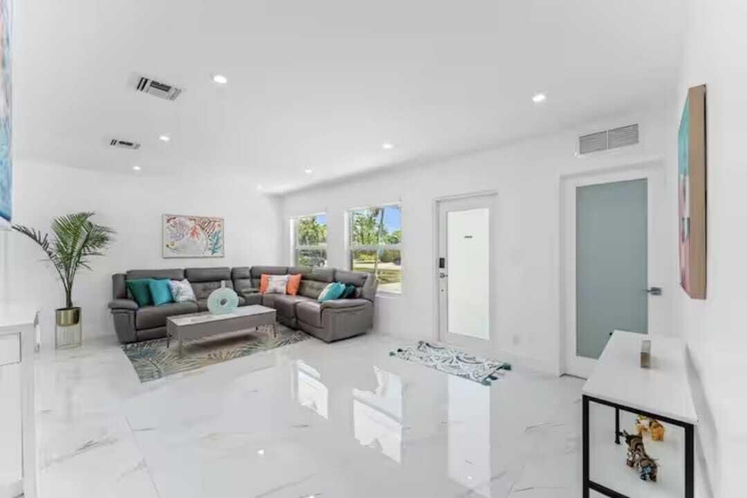 En Venta: $850,000 (3 camas, 2 baños, 1535 Pies cuadrados)