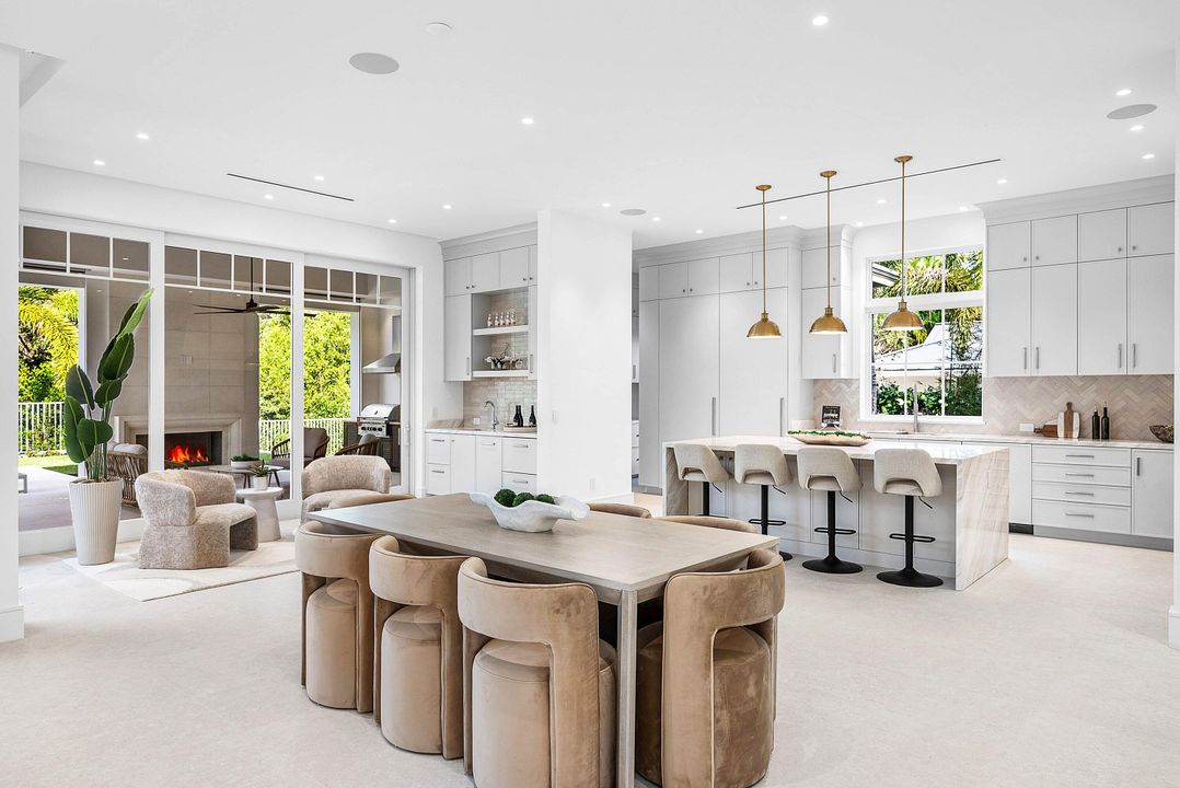 For Sale: $8,995,000 (6 beds, 6 baths, 4928 Square Feet)