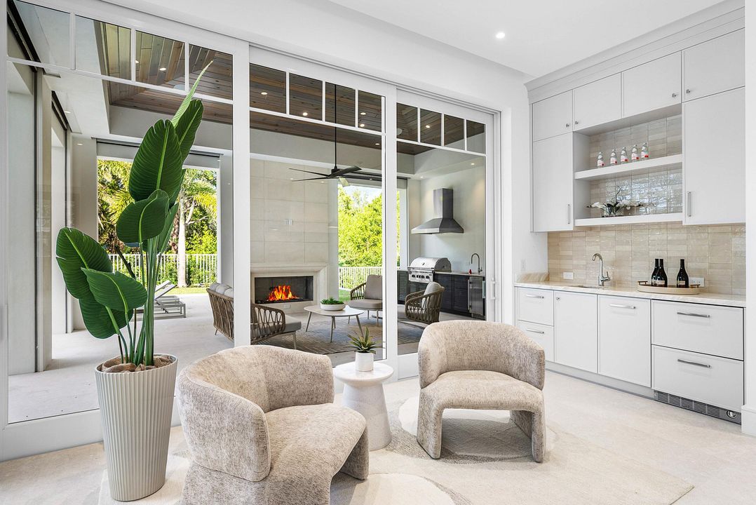 For Sale: $8,995,000 (6 beds, 6 baths, 4928 Square Feet)