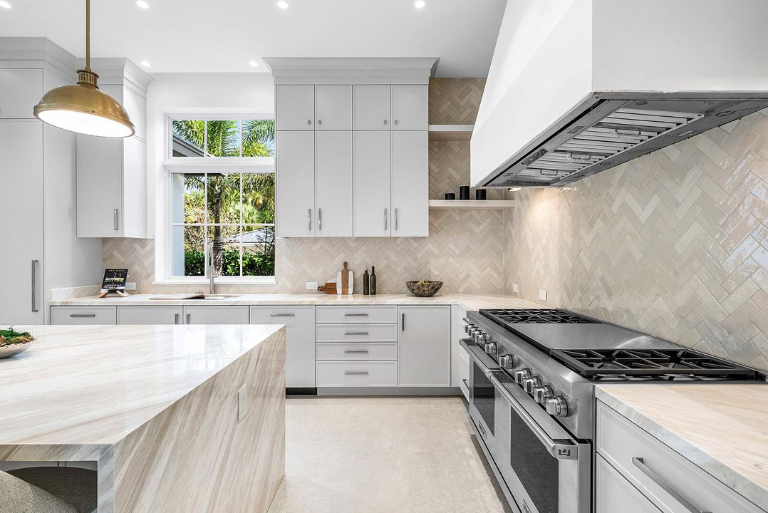 For Sale: $8,995,000 (6 beds, 6 baths, 4928 Square Feet)