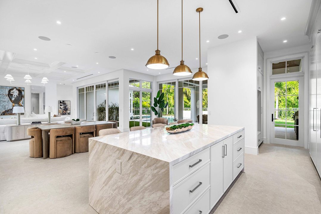 For Sale: $8,995,000 (6 beds, 6 baths, 4928 Square Feet)