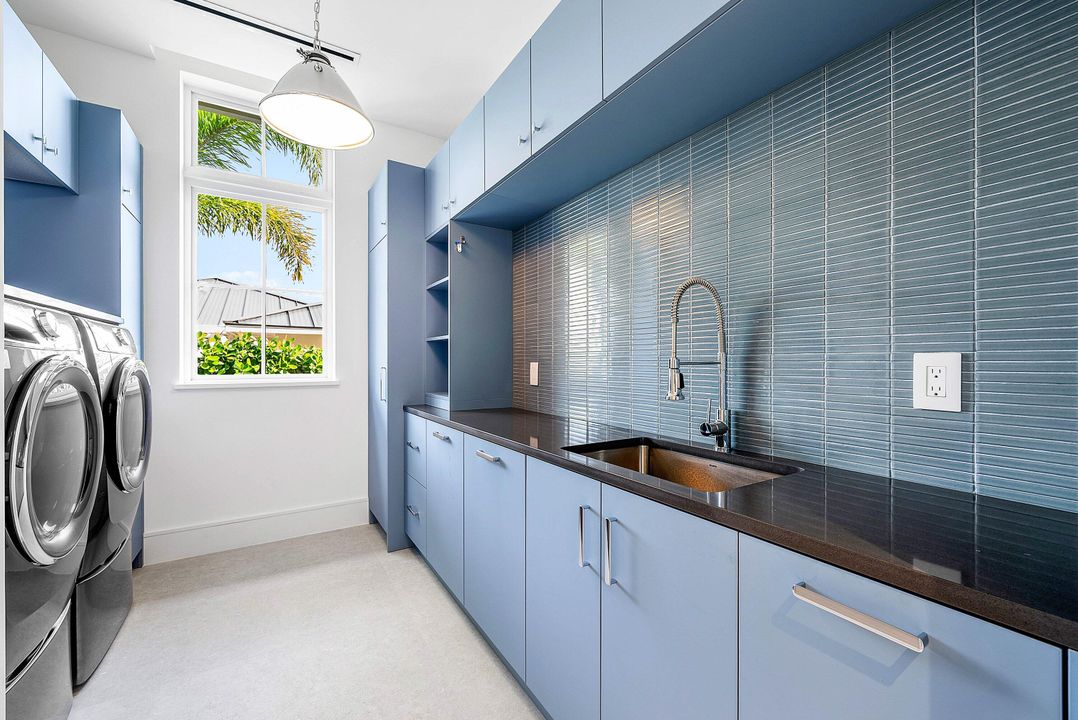 For Sale: $8,995,000 (6 beds, 6 baths, 4928 Square Feet)