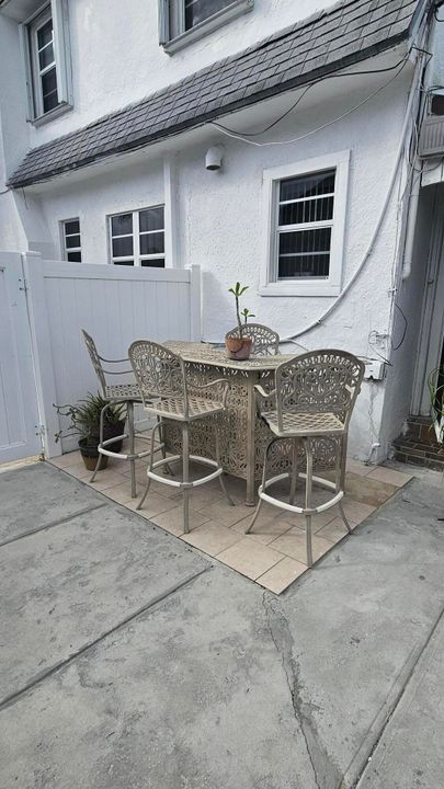 В аренду: $1,575 (1 спален, 1 ванн, 400 Квадратных фут)