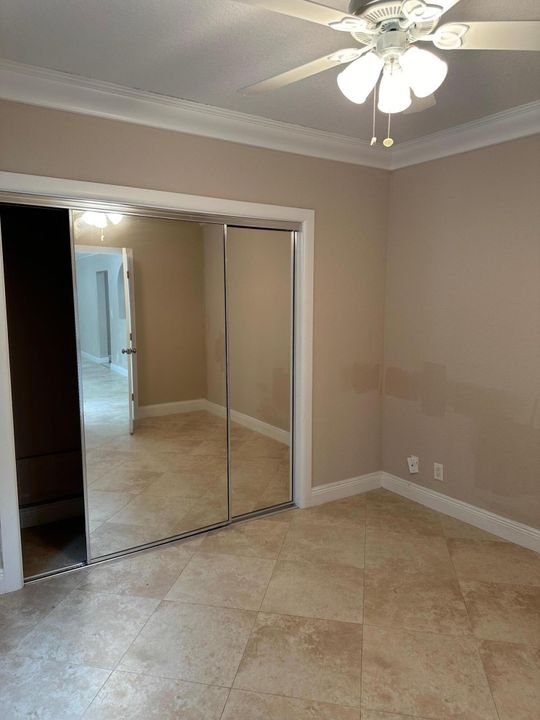 出租: $2,500 (2 贝兹, 1 浴室, 900 平方英尺)