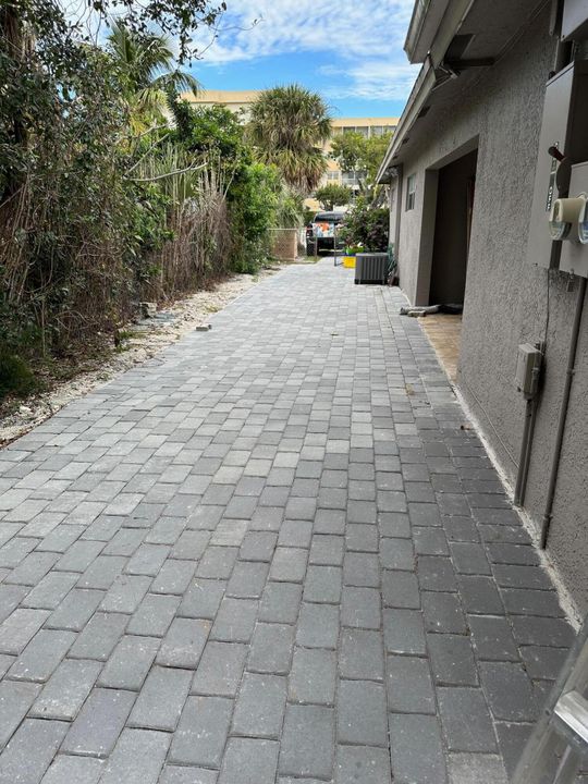 出租: $2,500 (2 贝兹, 1 浴室, 900 平方英尺)