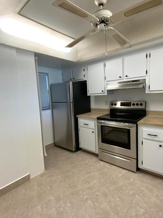 For Rent: $2,800 (2 beds, 2 baths, 1040 Square Feet)