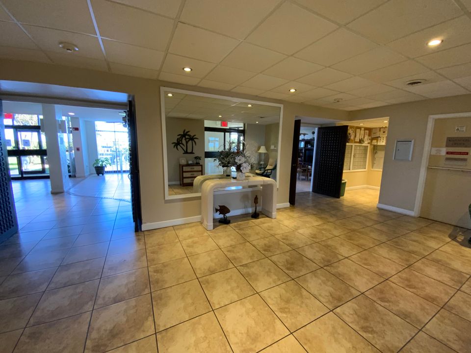 For Rent: $2,800 (2 beds, 2 baths, 1040 Square Feet)