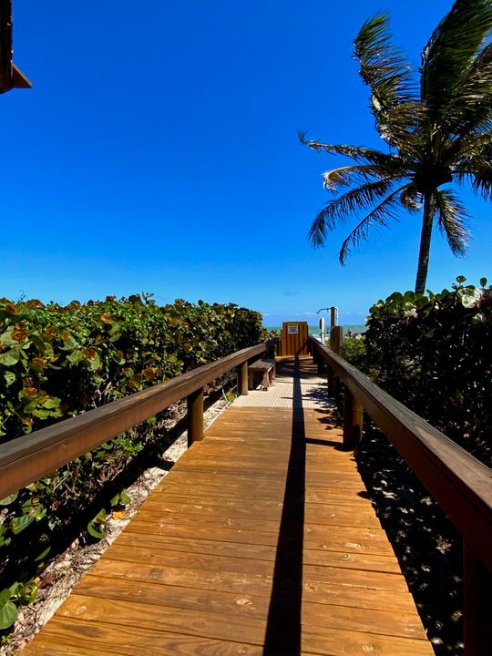 For Rent: $2,800 (2 beds, 2 baths, 1040 Square Feet)