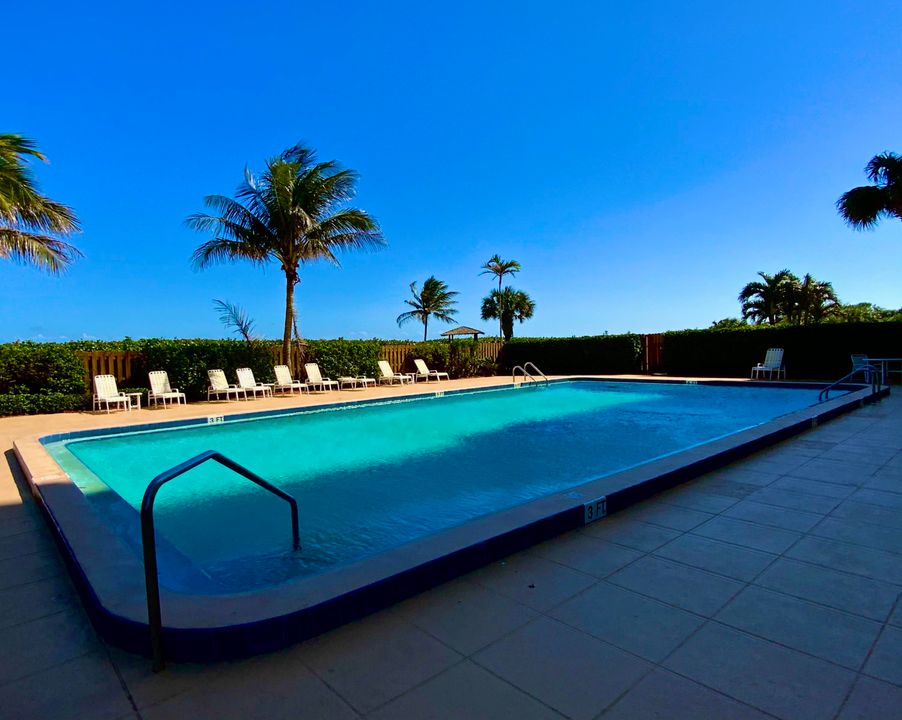 For Rent: $2,800 (2 beds, 2 baths, 1040 Square Feet)