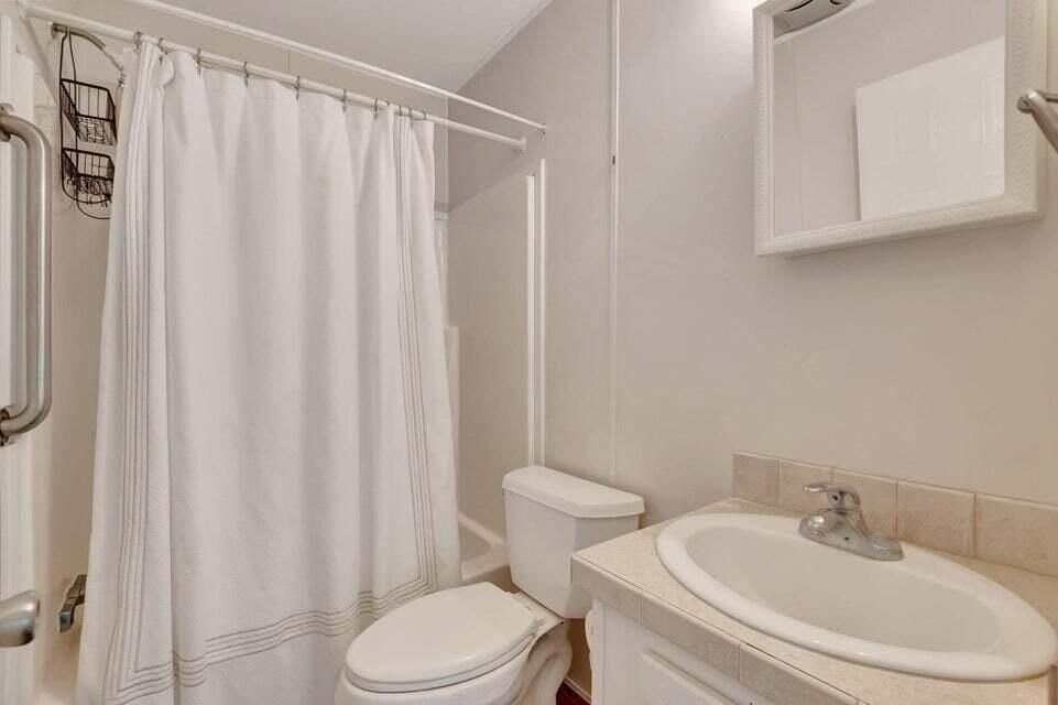 待售: $129,990 (2 贝兹, 2 浴室, 840 平方英尺)