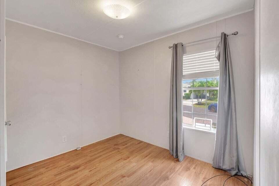 待售: $129,990 (2 贝兹, 2 浴室, 840 平方英尺)