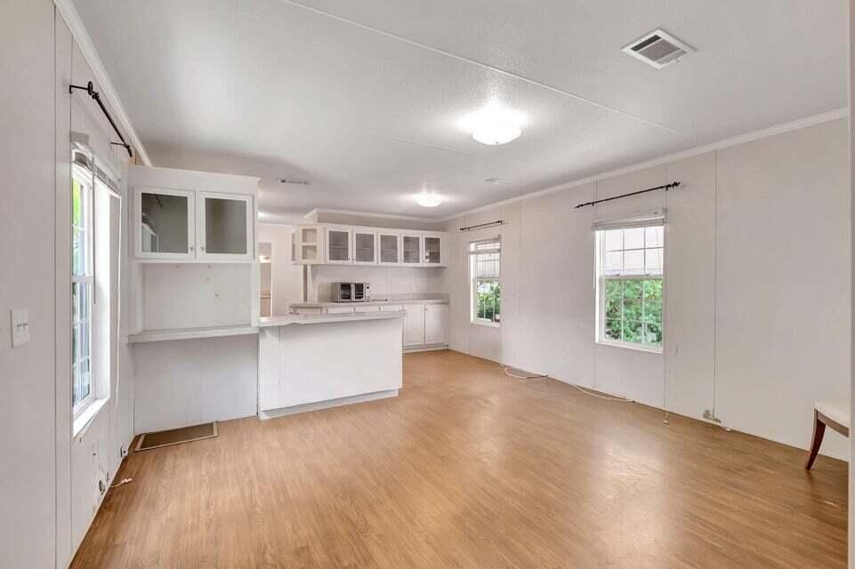 待售: $129,990 (2 贝兹, 2 浴室, 840 平方英尺)